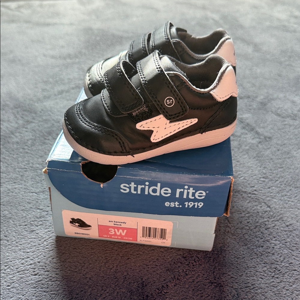 Stride Rite Kennedy Sneaker - Picture 4 of 4